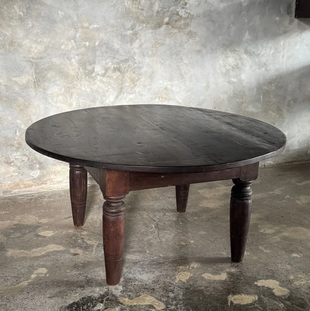 Coffee tables - Coffee table, antique round coffee table in Indonesian teak - OFFICE OBJETS