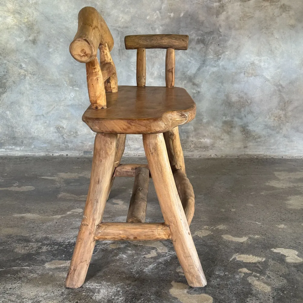 Bancs - Petit banc à dossier et accoudoir brutaliste en teck blond asiatique - OFFICE OBJETS