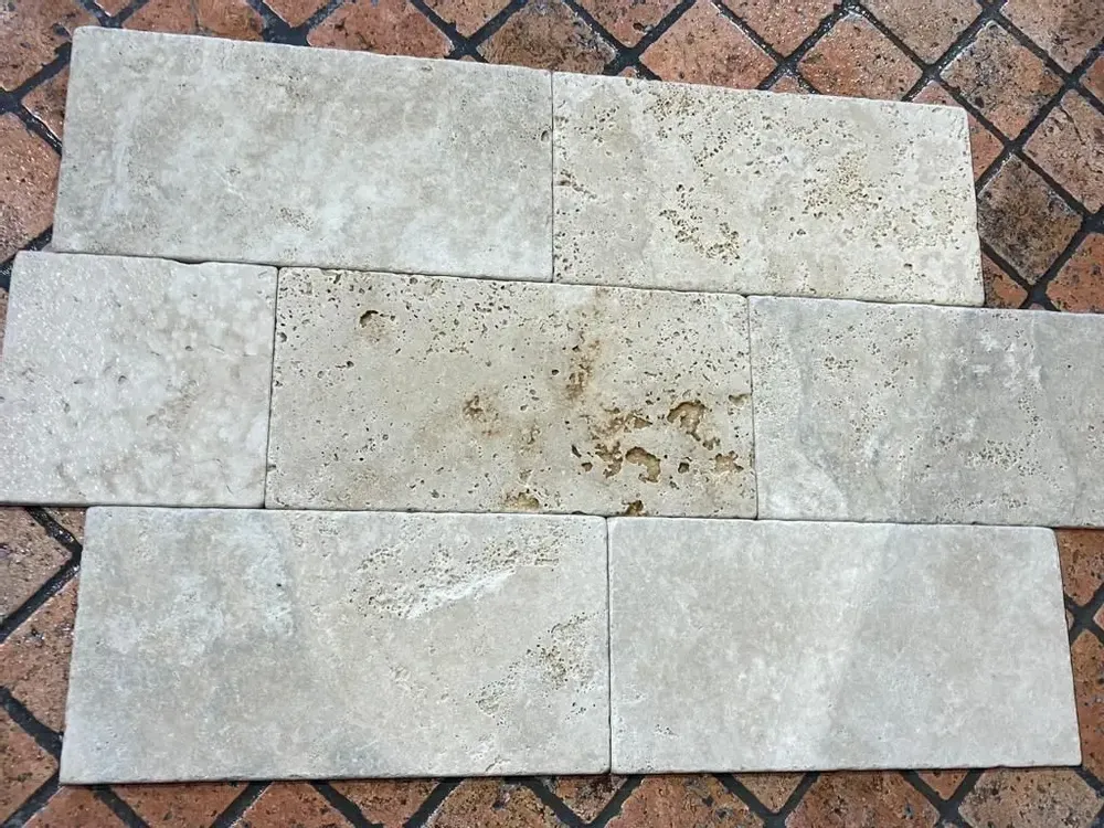 Systèmes de terrasse - Travertin Etrusco Vieilli - 20x40 cm - SENINI STONE  -NATURAL STONE MADE IN ITALY-