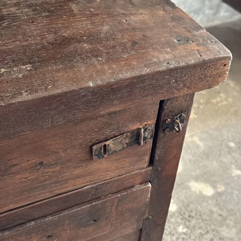 Commodes - Meuble de métier ancien indonésien en teck à deux tiroirs, entretoise - OFFICE OBJETS