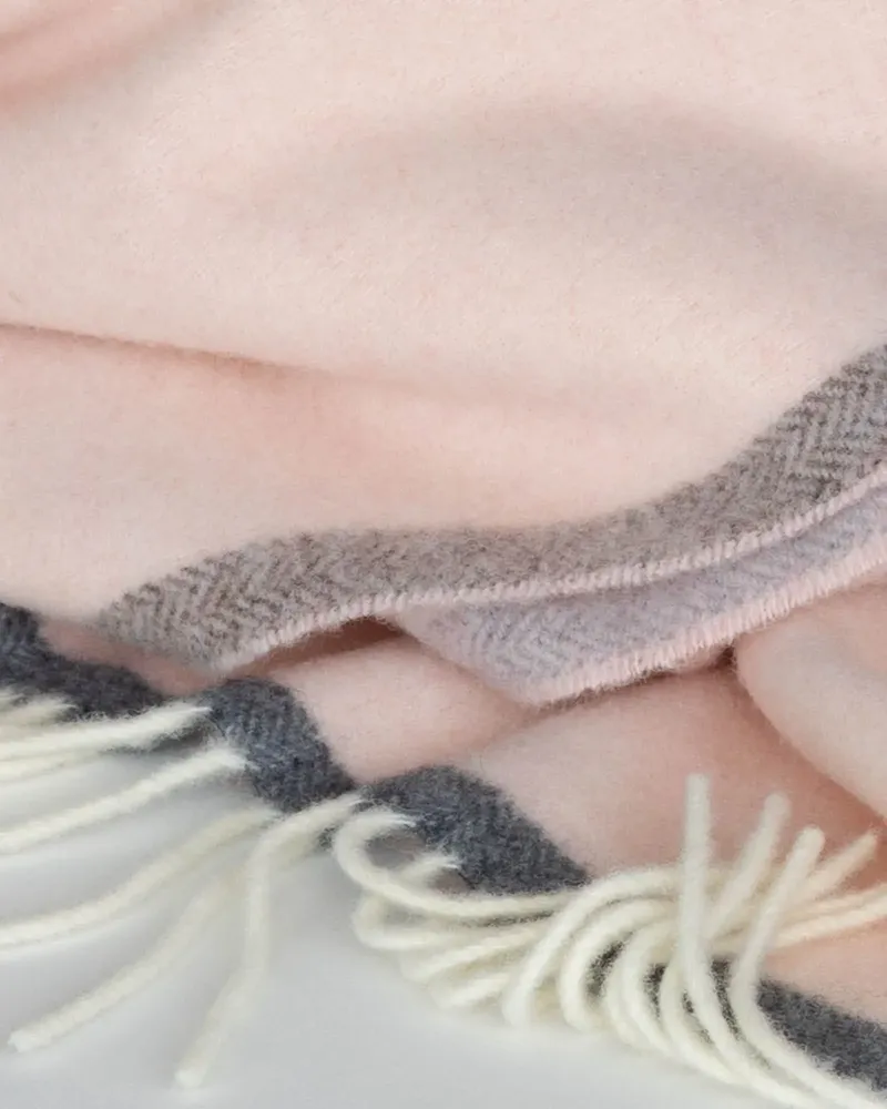 Plaids - Plaid doux en cachemire et laine mérinos MILANO Rosa Orlo - MOST-BLANKETS