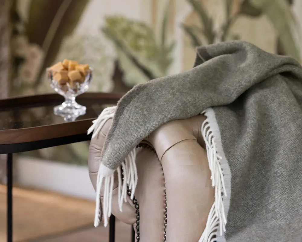 Plaids - Plaid doux en cachemire et laine mérinos MILANO Verde Orlo - MOST-BLANKETS