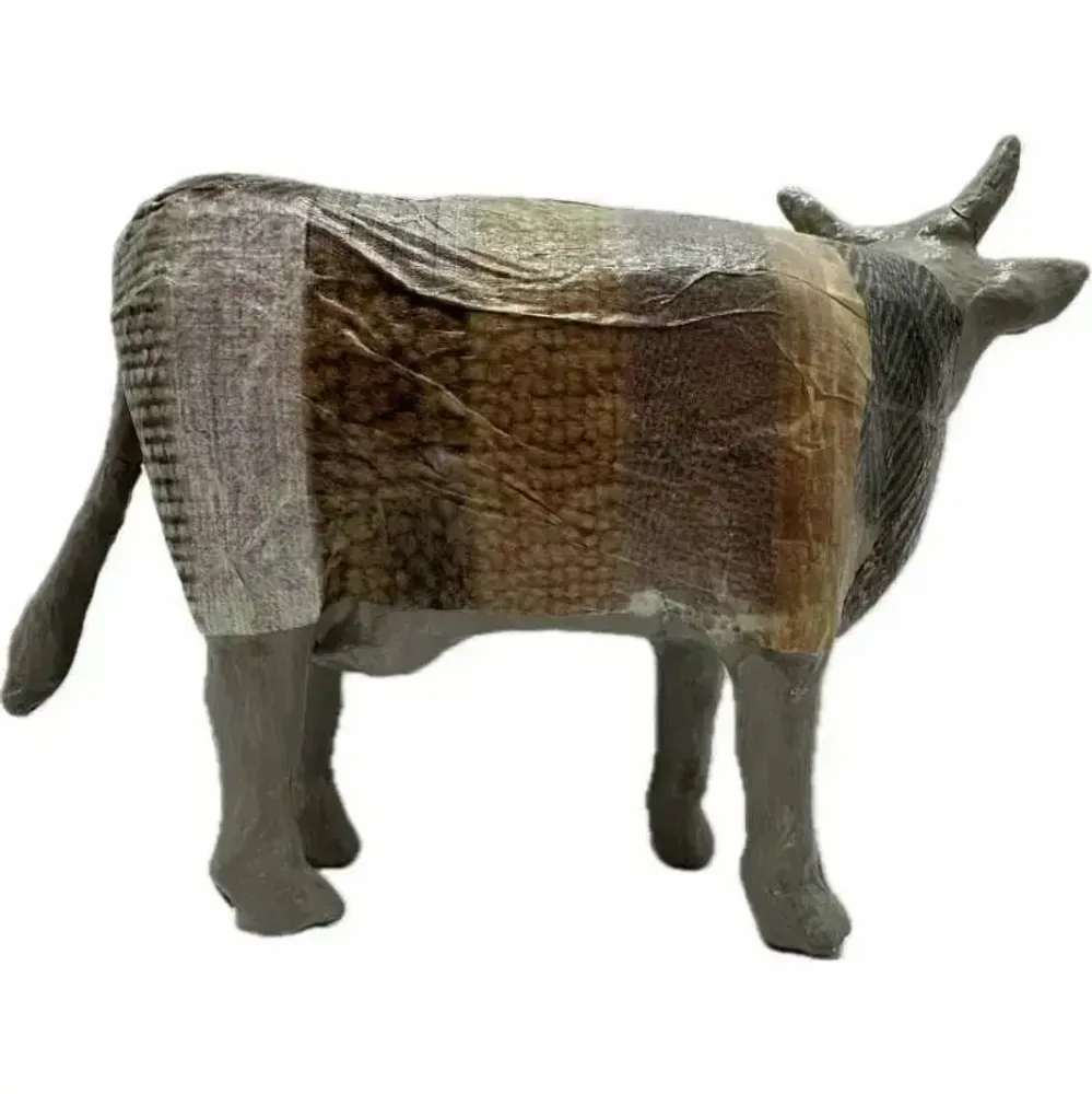 Objets design - Vache décorative la TriCOW, artisanale, dans son pull de laine - VACHES ET COMPAGNIE