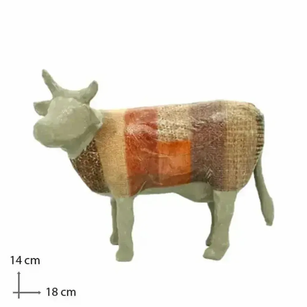 Objets design - Vache décorative la TriCOW, artisanale, dans son pull de laine - VACHES ET COMPAGNIE