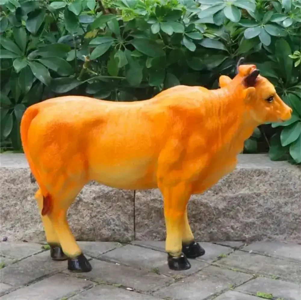 Objets design - Vache décorative blonde en Résine - VACHES ET COMPAGNIE