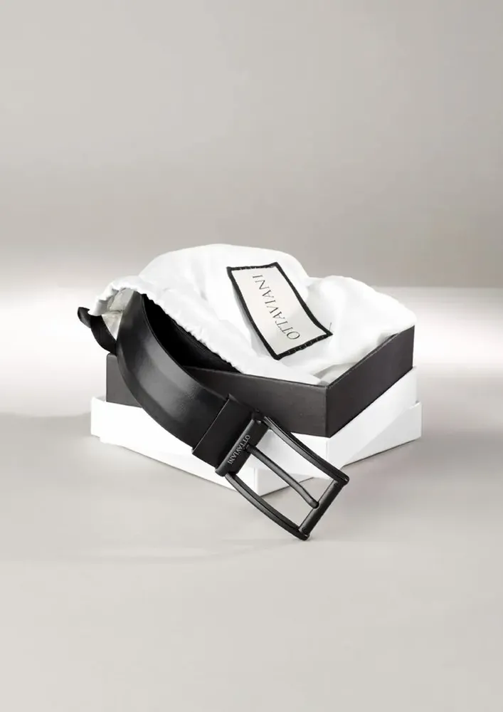 Objets design - Ceinture en cuir noir avec boucle noire - OTTAVIANI