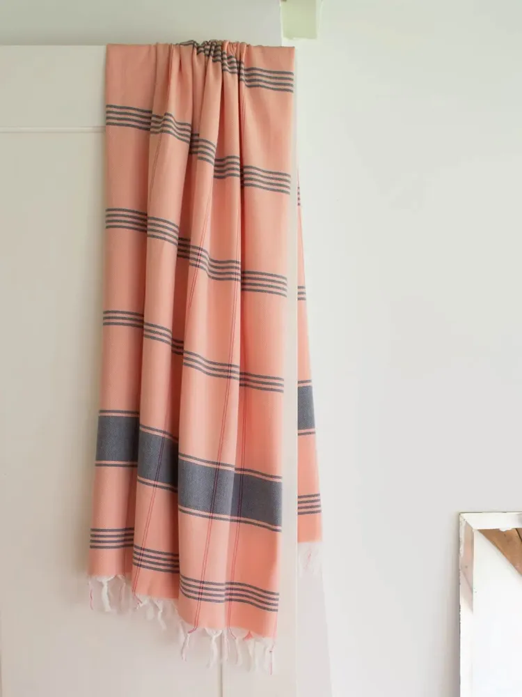 Bath towels - hammam towel Organic peach/dark blue - OTTOMANIA