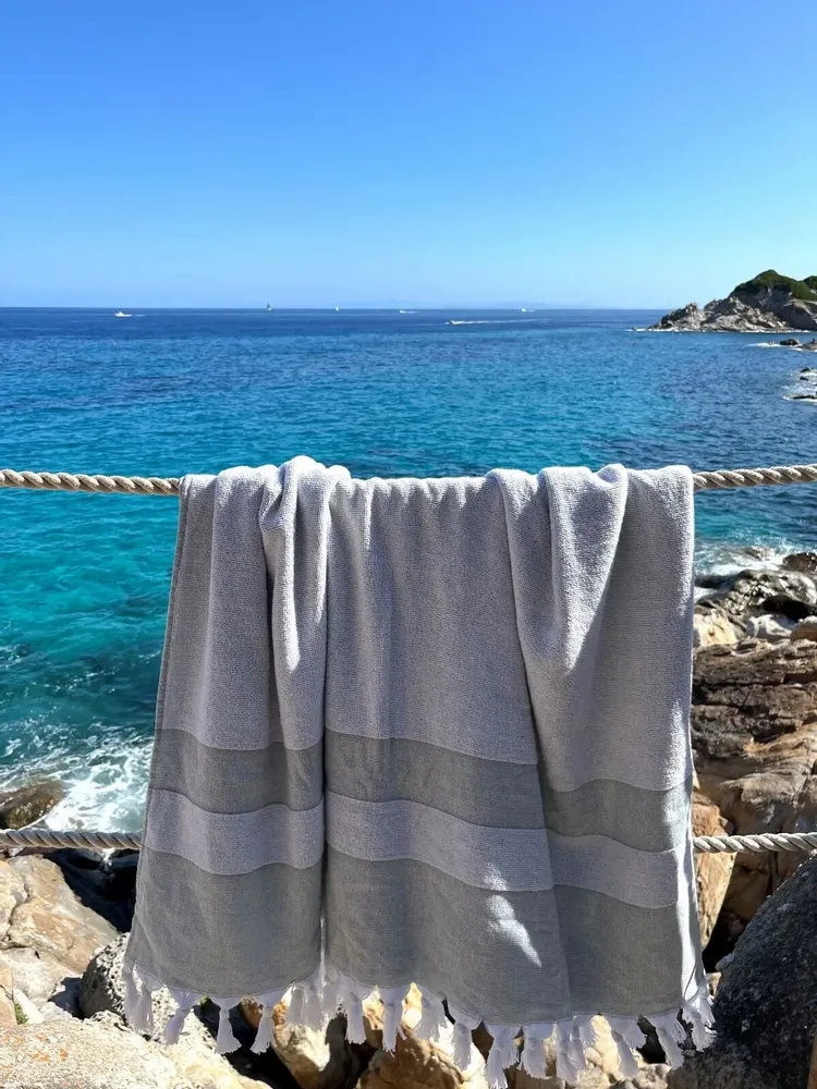 Pools - hammam towel with terry cloth, pine green - OTTOMANIA