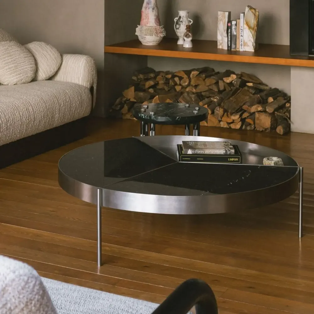 Tables pour hôtels - Table Basse ronde Ray avec Structure laiton, marbre Nero Marquina - DUISTT