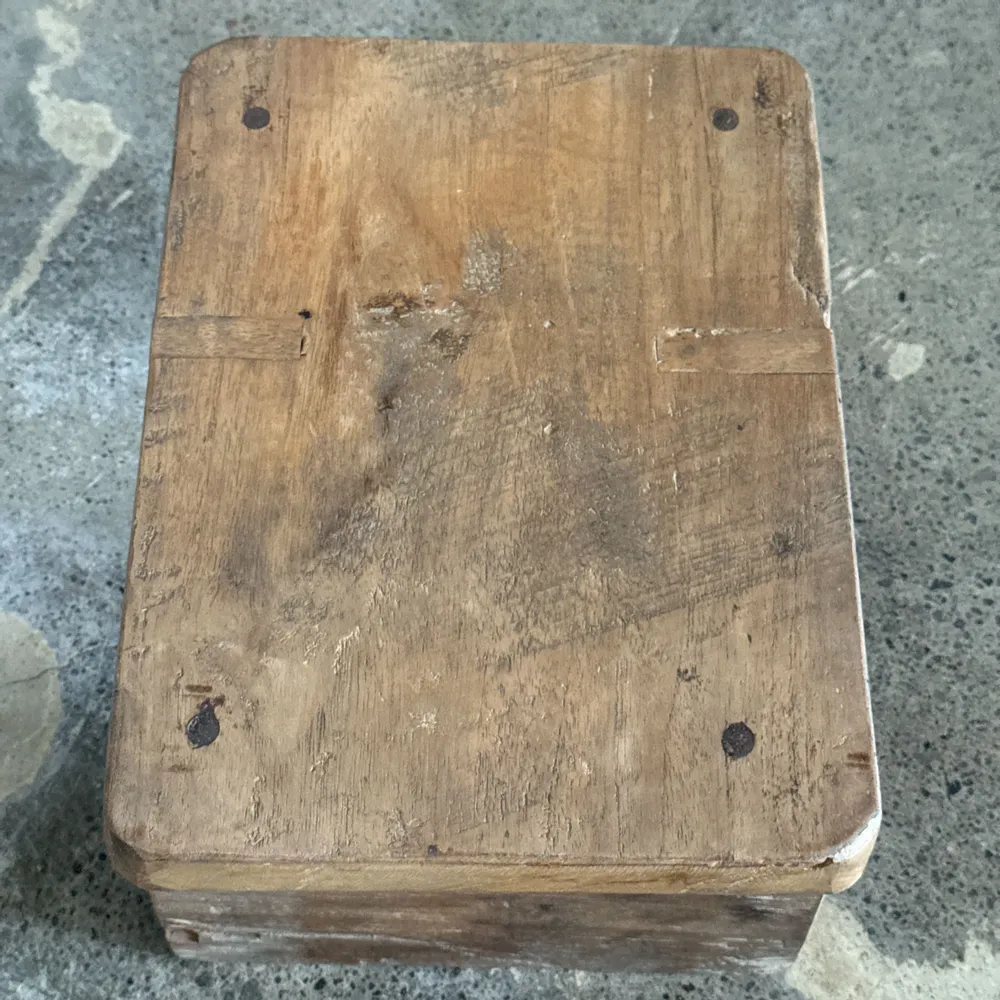 Tabourets - Petit tabouret d'appoint en teck upcyclé clair (3276) - OFFICE OBJETS