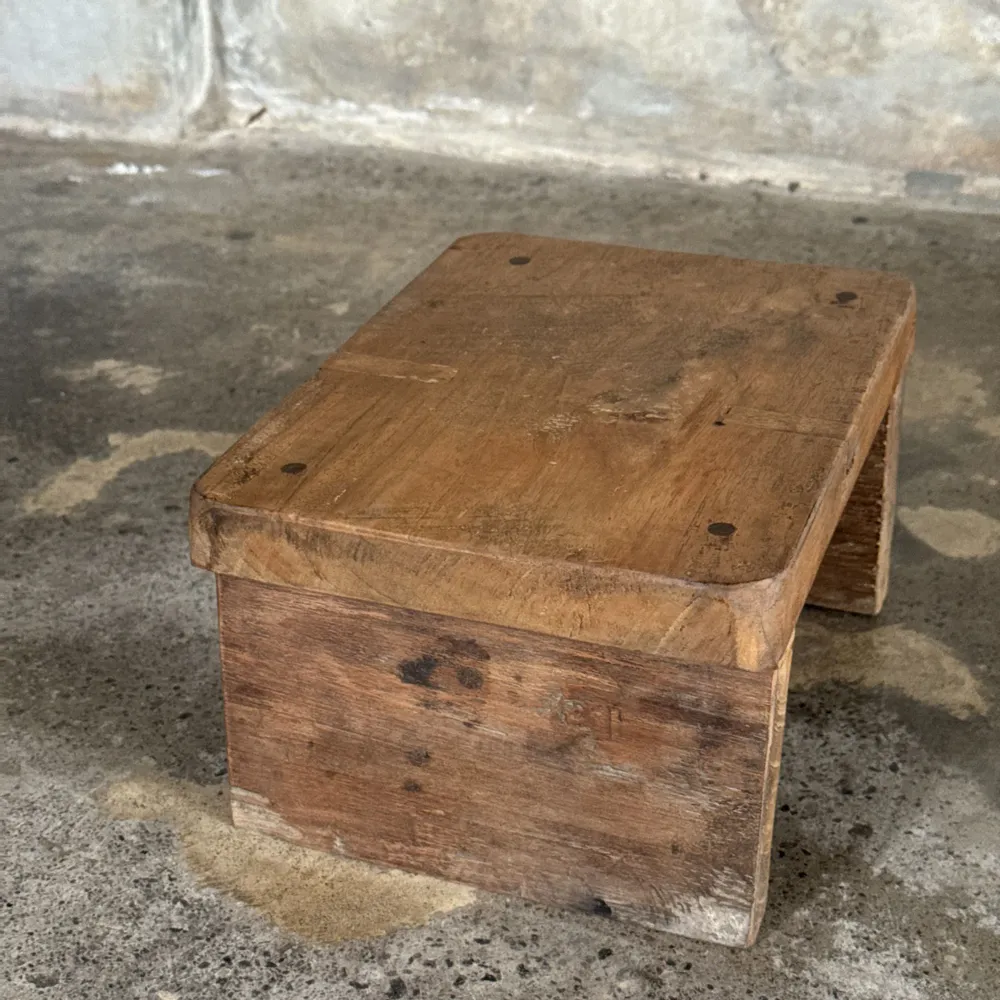 Tabourets - Petit tabouret d'appoint en teck upcyclé clair (3276) - OFFICE OBJETS