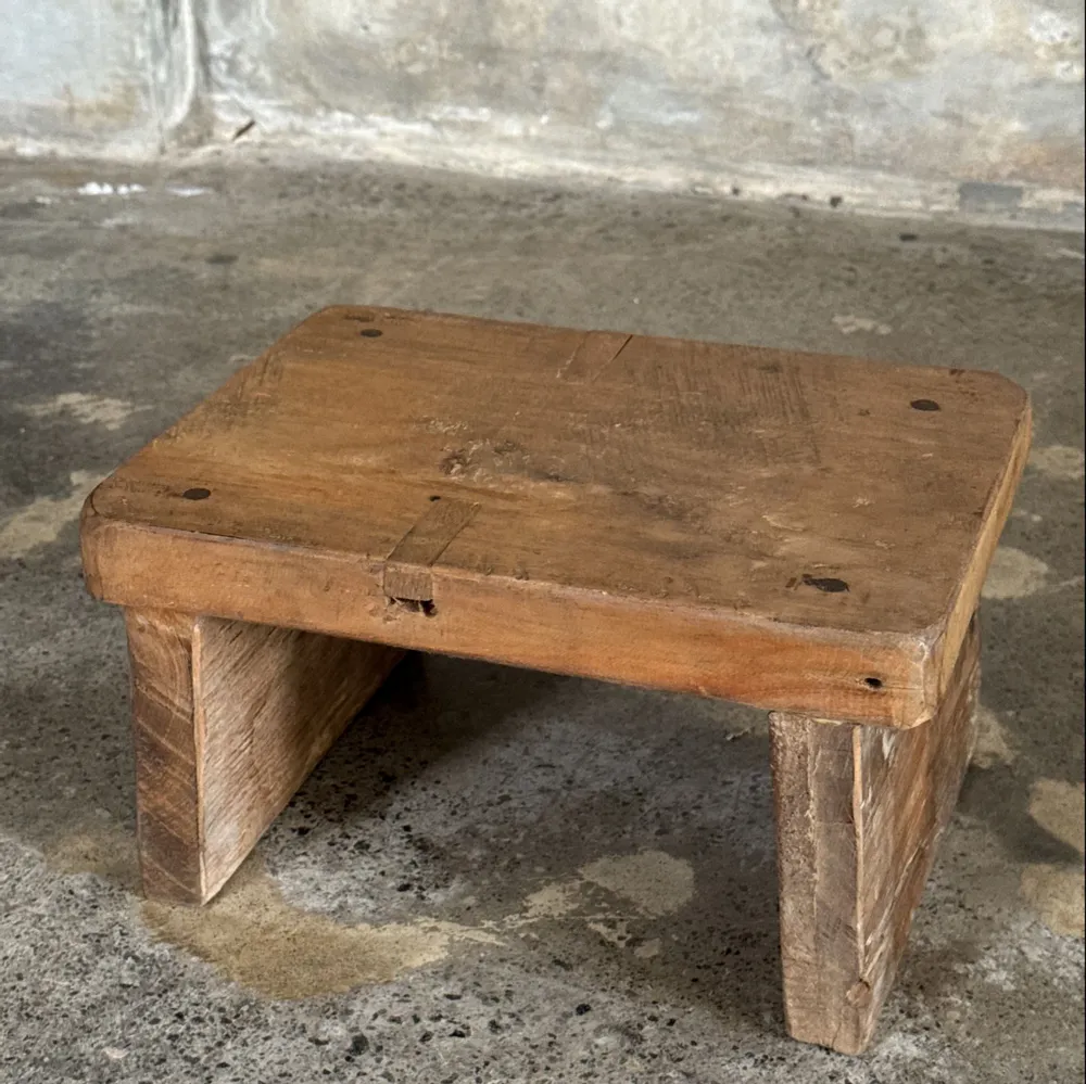 Tabourets - Petit tabouret d'appoint en teck upcyclé clair (3276) - OFFICE OBJETS