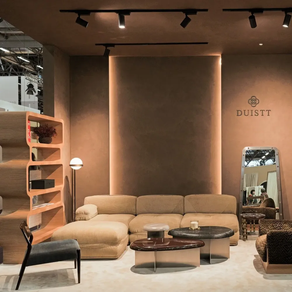 Chairs for hospitalities & contracts - Bossa armchair in High glossy lacquer Sikomoro wood - DUISTT