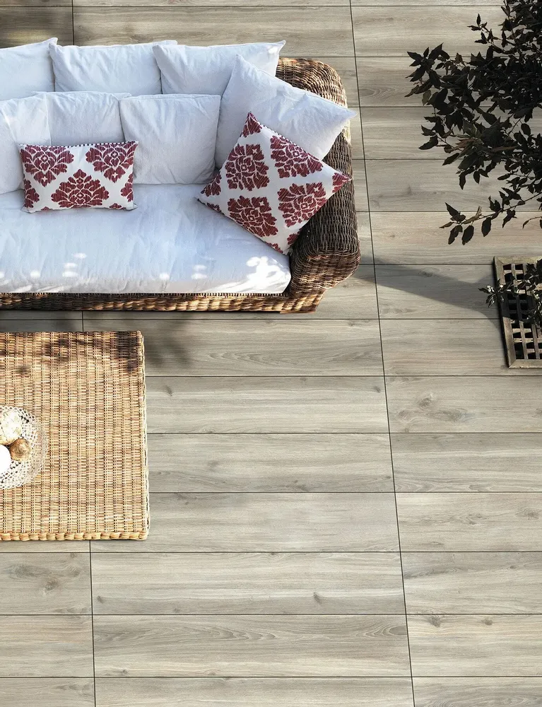 Revêtements sols extérieurs - Grès Cérame Effet Bois Gris Antidérapant 20X120 - EWKH1445 (Ceramishop.fr) - CERAMISHOP