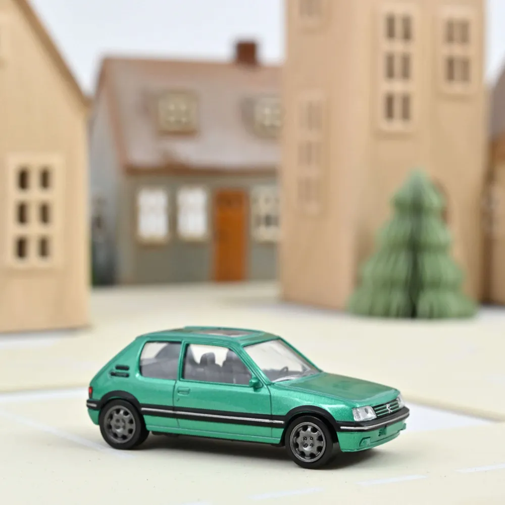 Jouets enfants - Peugeot 205 GTi 1992 Vert métallisé Jet-car 1/43 - NOREV