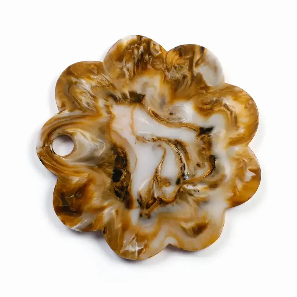 Everyday plates - Scallop Resin Cheese Charcuterie Board - 9 Inches - CASA AMAROSA