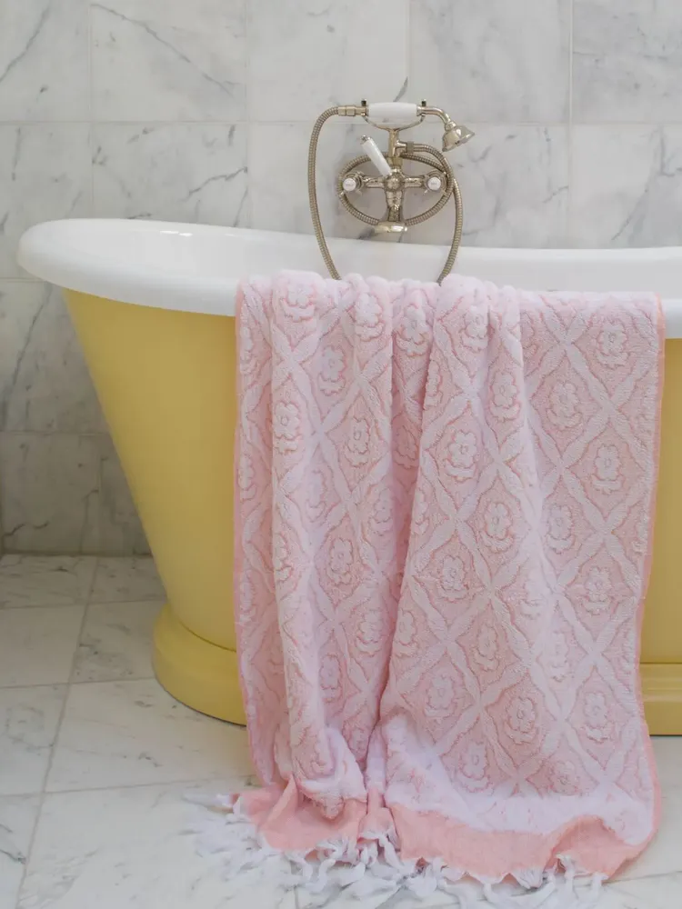 Hotel bedrooms - towel peach - OTTOMANIA