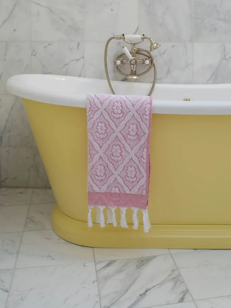 Hotel bedrooms - towel tulip pink - OTTOMANIA