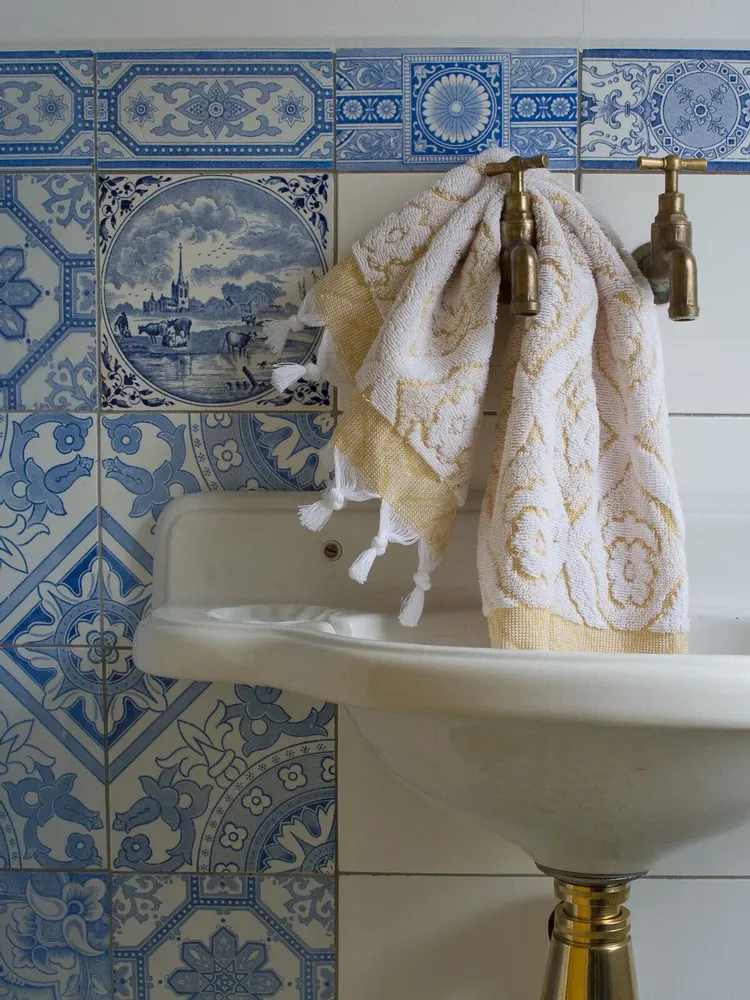 Hotel bedrooms - towel mustard - OTTOMANIA