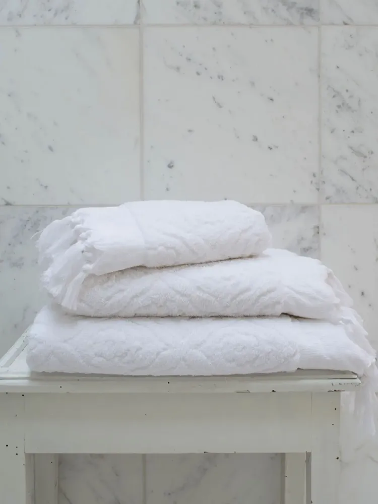 Hotel bedrooms - towel white - OTTOMANIA