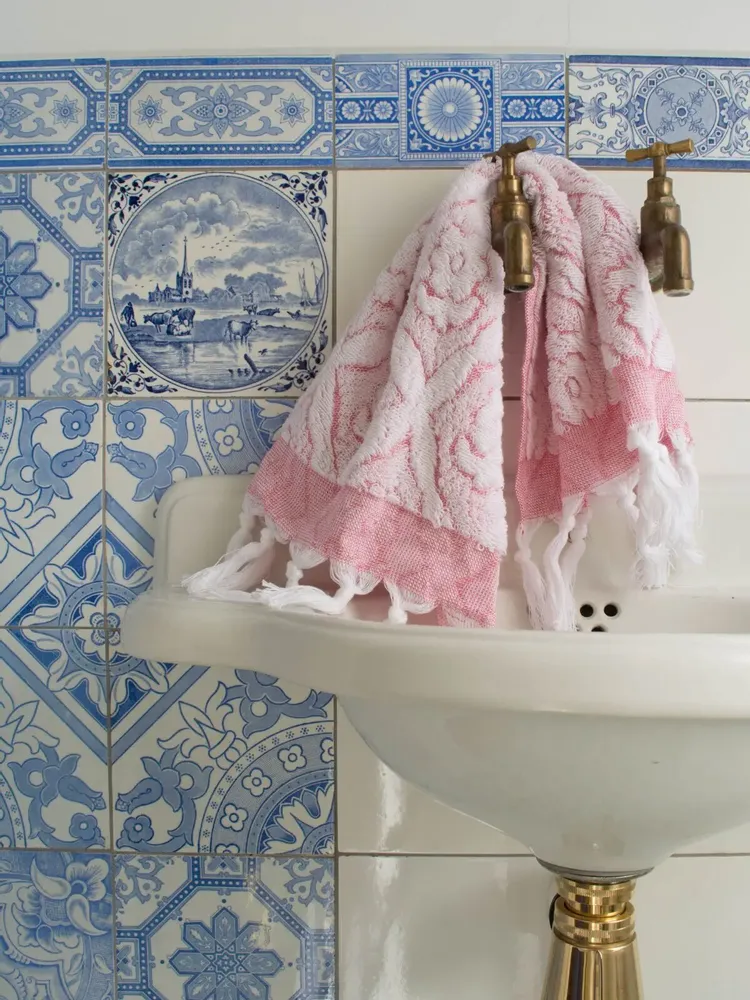 Hotel bedrooms - towel tulip pink - OTTOMANIA