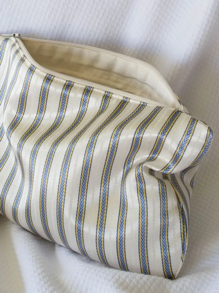 Bath towels - toiletry bag, white with a narrow blue and yellow stripe - OTTOMANIA