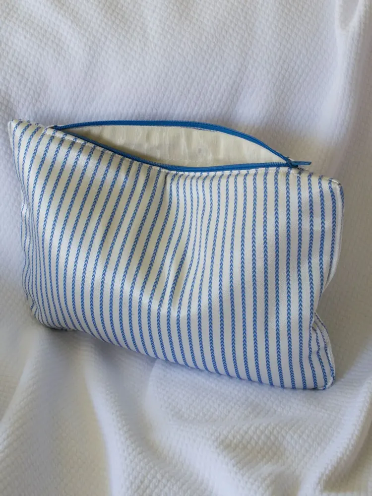 Bath towels - toiletry bag, white and blue striped - OTTOMANIA