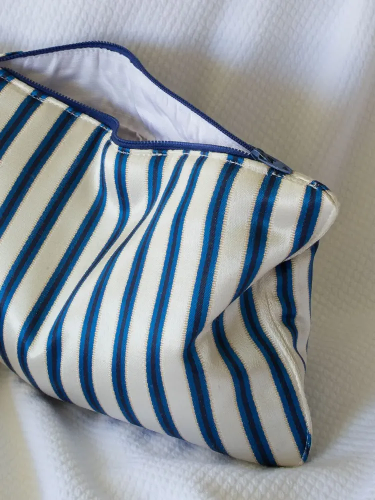 Serviettes de bain - trousse de toilette, blanc à rayures blue et noir - OTTOMANIA