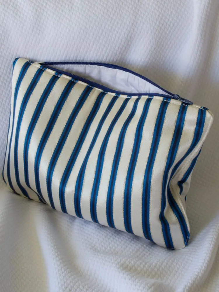 Serviettes de bain - trousse de toilette, blanc à rayures blue et noir - OTTOMANIA