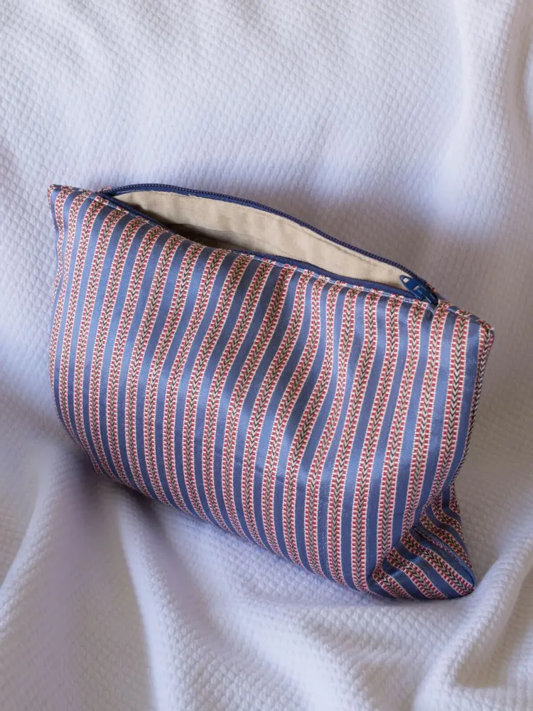 Bath towels - toiletry bag, purple red striped - OTTOMANIA