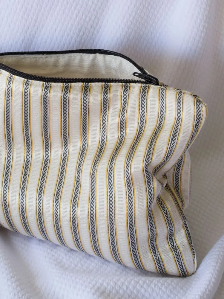 Bath towels - toiletry bag, white with a narrow black and yellow stripe - OTTOMANIA
