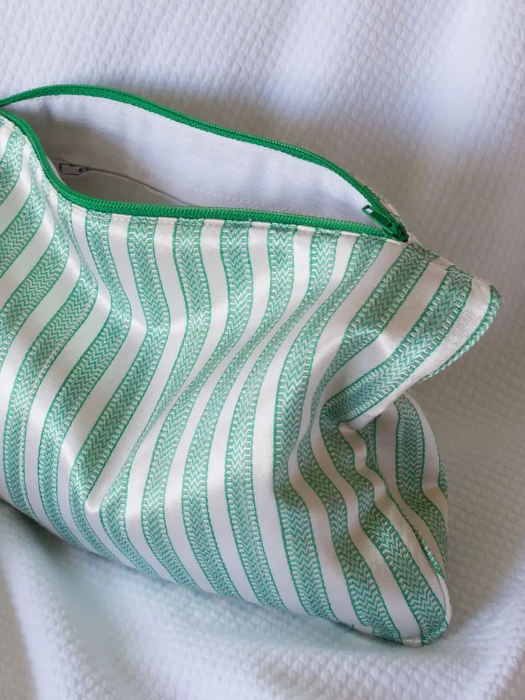 Bath towels - toiletry bag, white with green stripes - OTTOMANIA