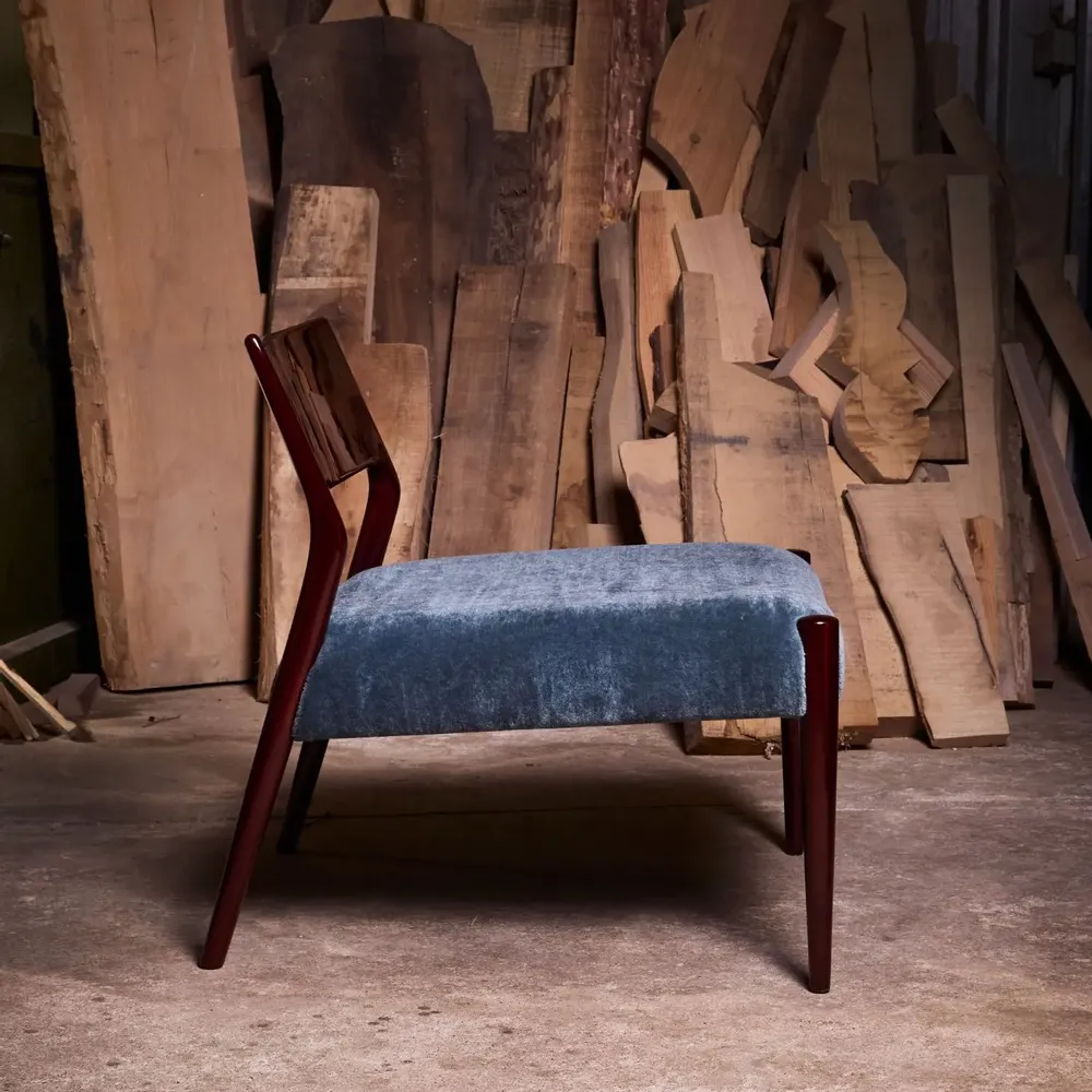 Chairs for hospitalities & contracts - Bossa low lounge chair, glossy lacquer Sikomoro wood, Fabric COM seat - DUISTT