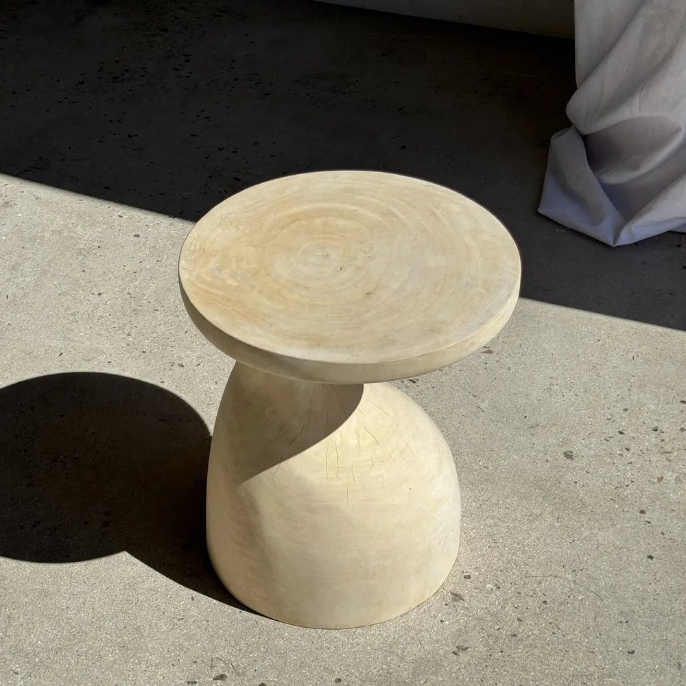 Tables basses - Sexy Neck - Bout de canapé en bois massif (monoxyle) blanc - OFFICE OBJETS