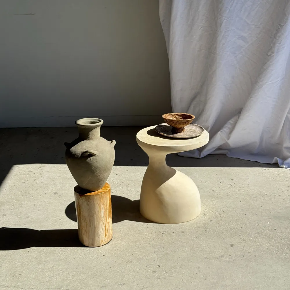 Tables basses - Sexy Neck - Bout de canapé en bois massif (monoxyle) blanc - OFFICE OBJETS