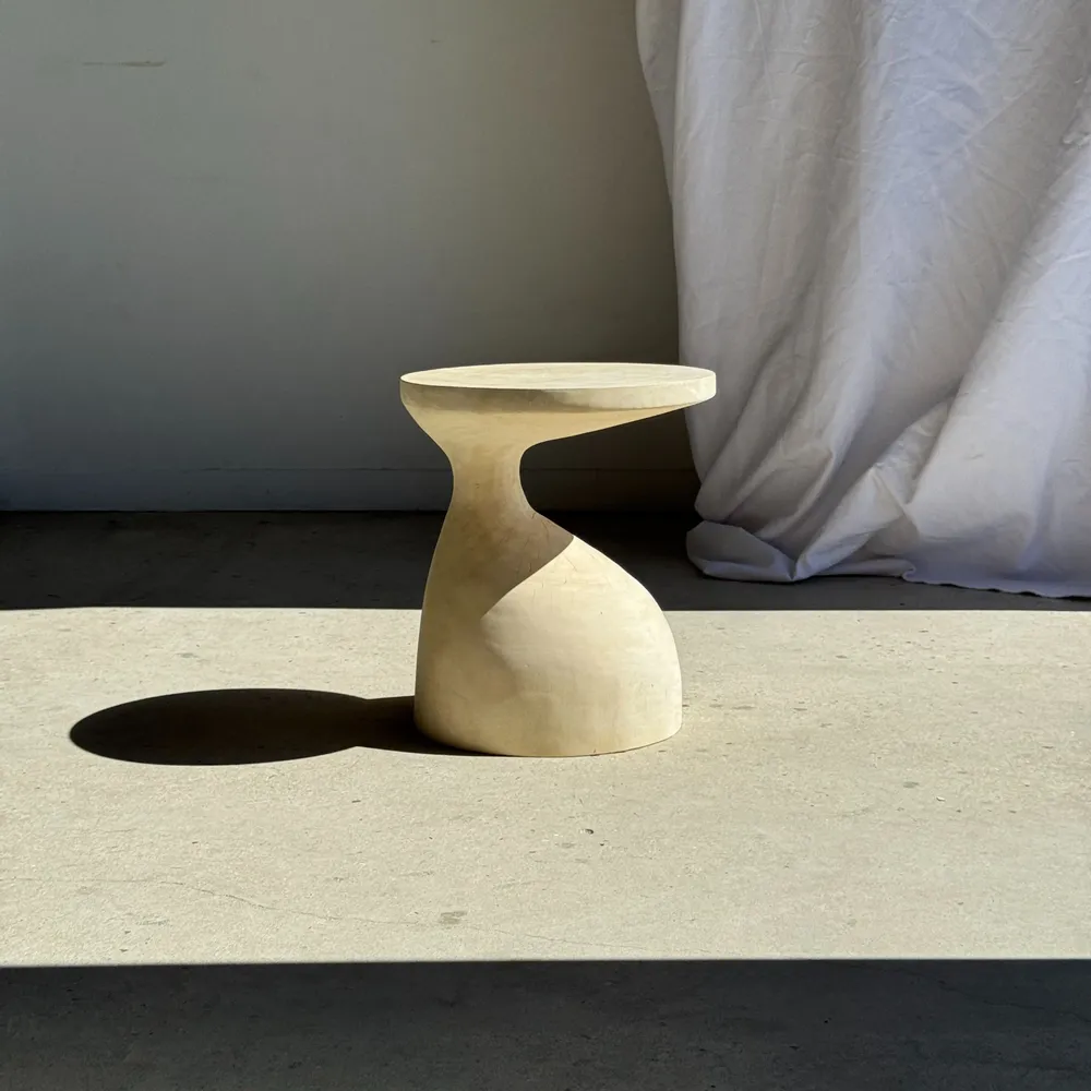 Tables basses - Sexy Neck - Bout de canapé en bois massif (monoxyle) blanc - OFFICE OBJETS