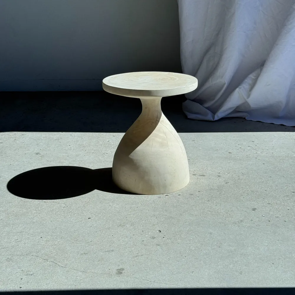 Tables basses - Sexy Neck - Bout de canapé en bois massif (monoxyle) blanc - OFFICE OBJETS