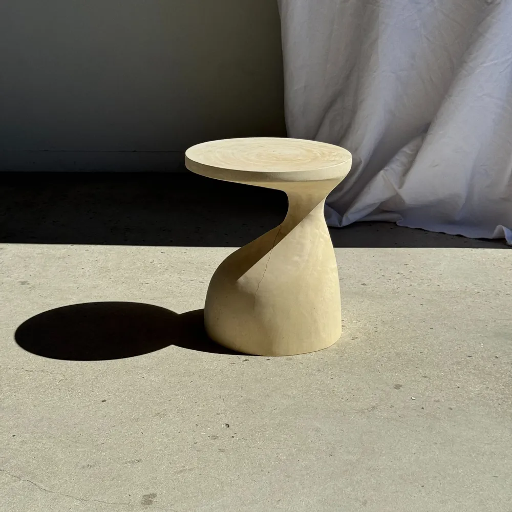 Tables basses - Sexy Neck - Bout de canapé en bois massif (monoxyle) blanc - OFFICE OBJETS