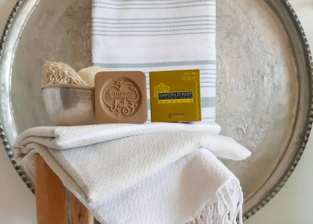 Soaps - ALEPPO QUALITY SOAP - 80% OLIVE OIL AND 20% BAY OIL - KARAWAN AUTHENTIC