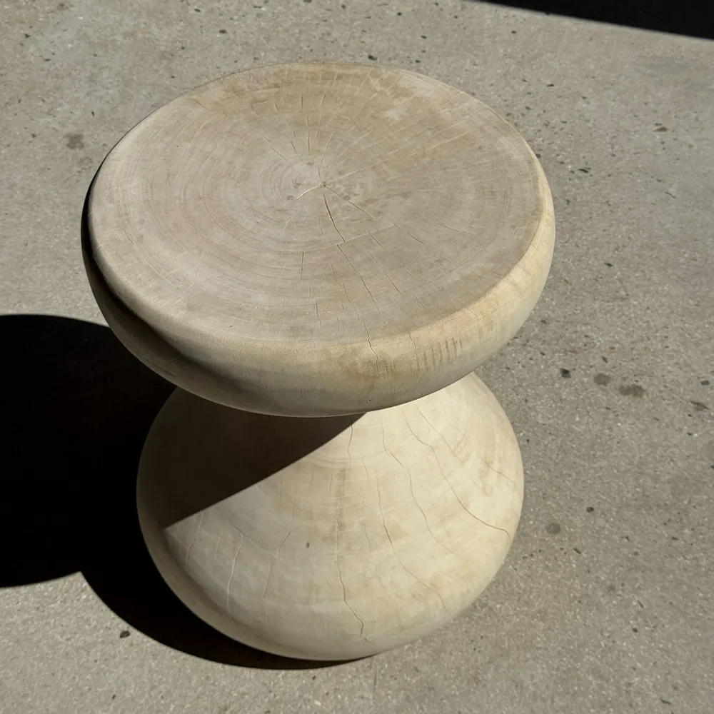 Tables basses - Pawn Bleach - Tabouret, table d'appoint en forme de pion blanc - OFFICE OBJETS