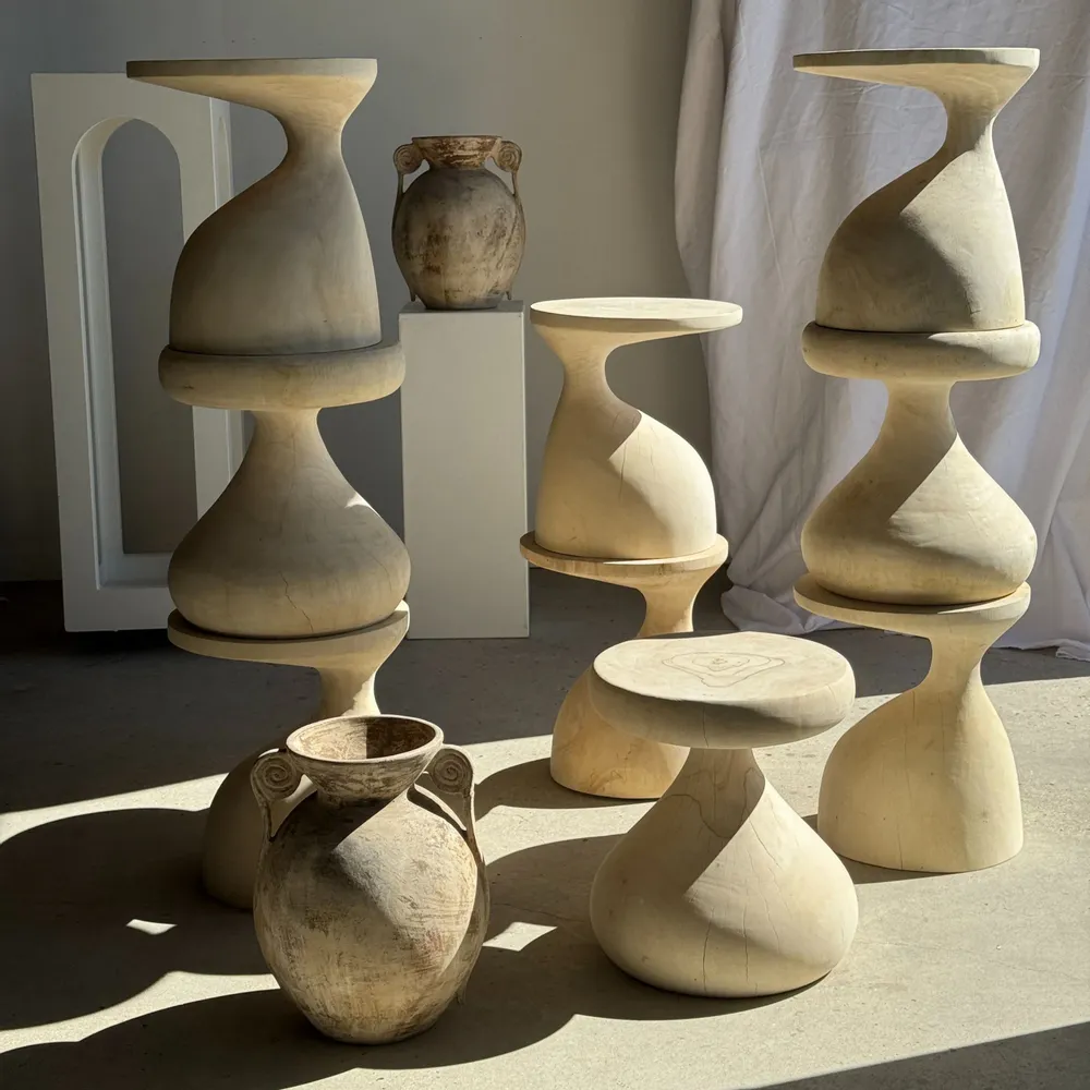 Tables basses - Pawn Bleach - Tabouret, table d'appoint en forme de pion blanc - OFFICE OBJETS