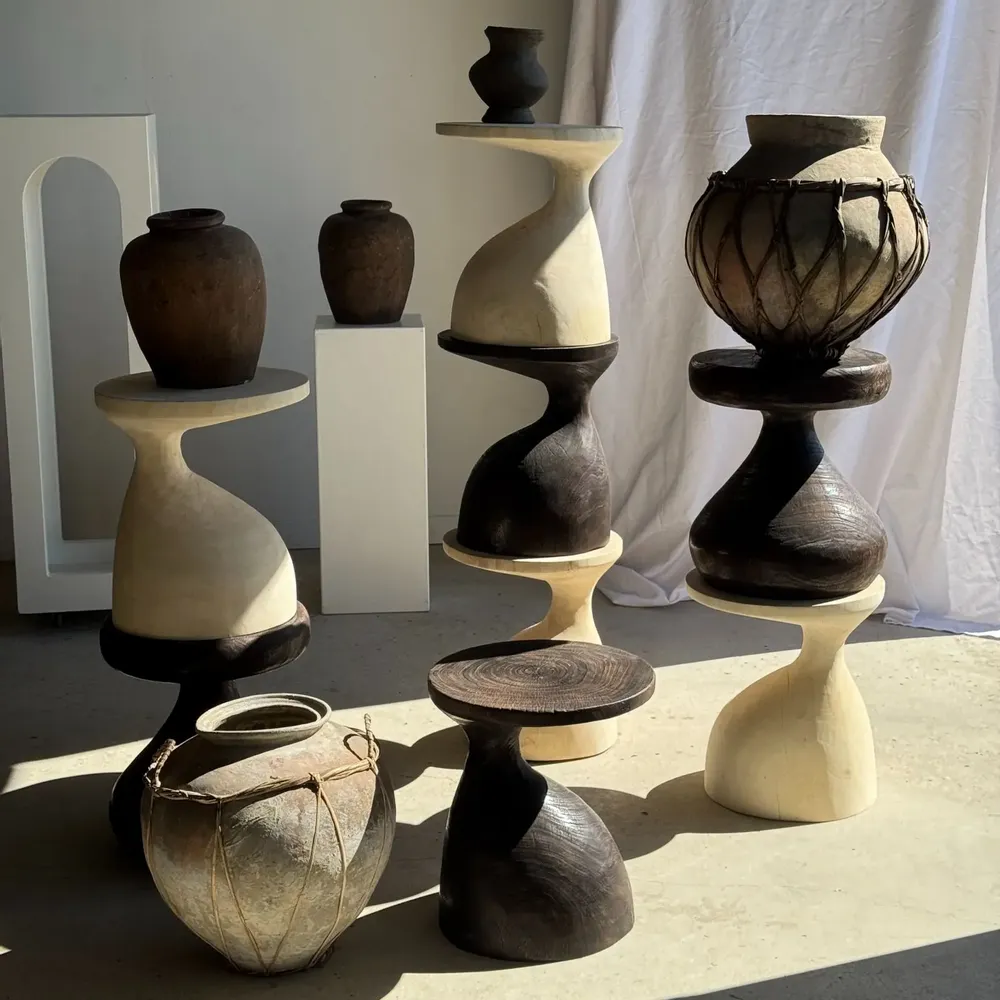 Tables basses - Pawn Brown - Tabouret, table d'appoint en forme de pion brun - OFFICE OBJETS