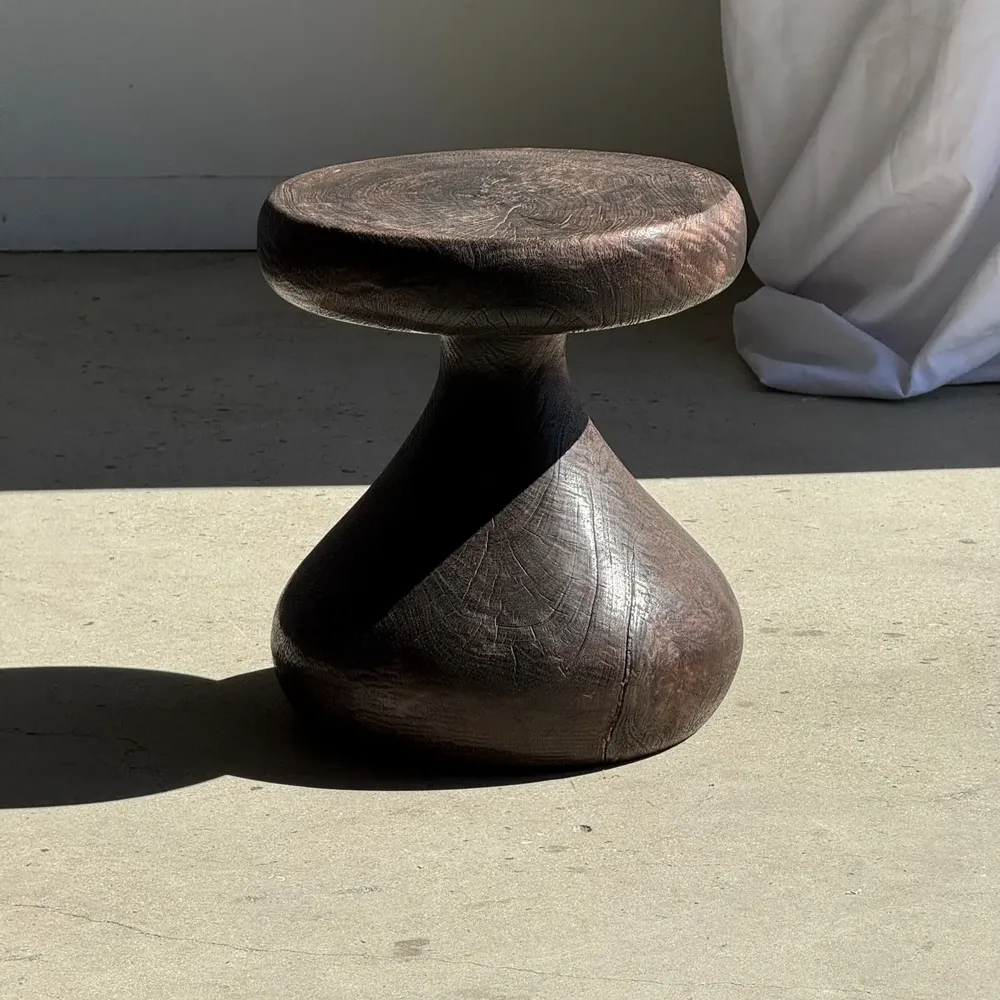 Tables basses - Pawn Brown - Tabouret, table d'appoint en forme de pion brun - OFFICE OBJETS