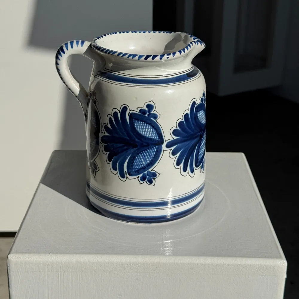 Carafes - Handmade carafe with antique blue floral decoration H17 D24.5 - OFFICE OBJETS