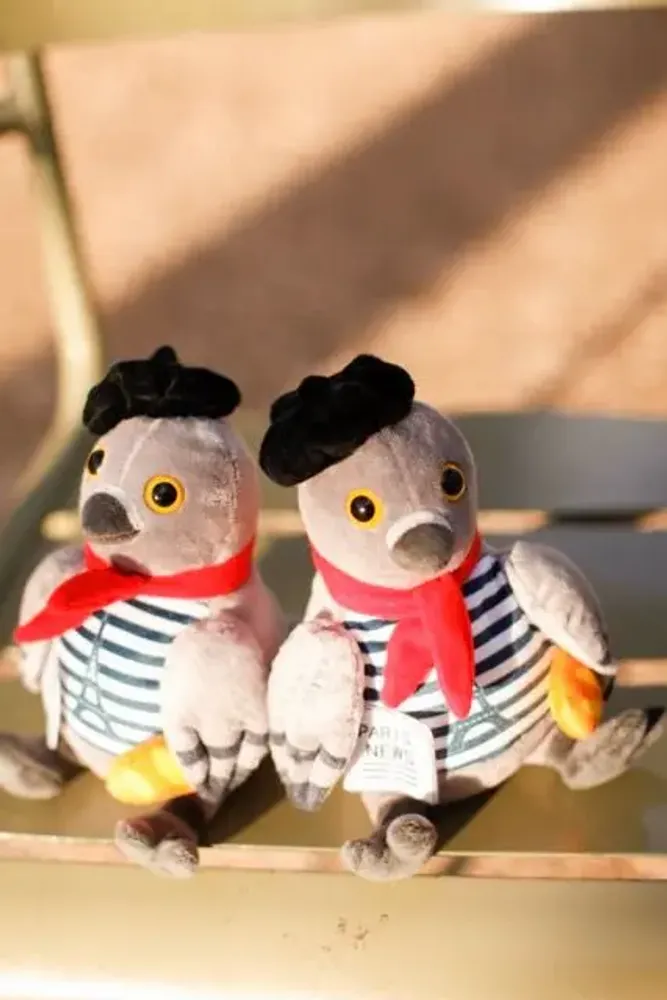 Cadeaux - Léon le pigeon - LE PIGEON PARISIEN