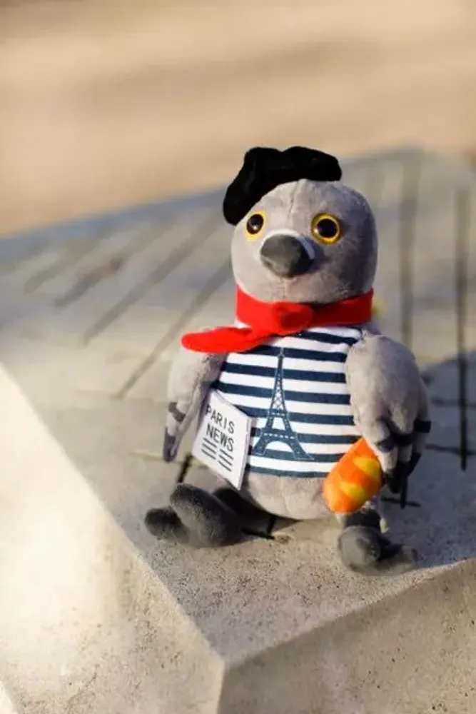 Cadeaux - Léon le pigeon - LE PIGEON PARISIEN