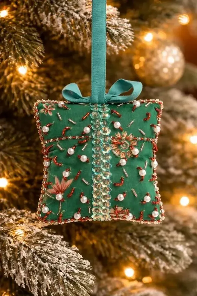 Guirlandes et boules de Noël - Décoration cadeau Cheer en sari recyclé - I WAS A SARI