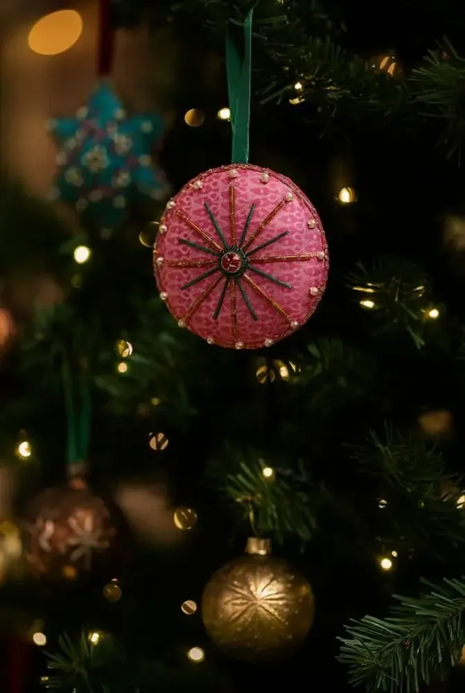 Guirlandes et boules de Noël - Ornement joyeux en forme de pleine lune - I WAS A SARI