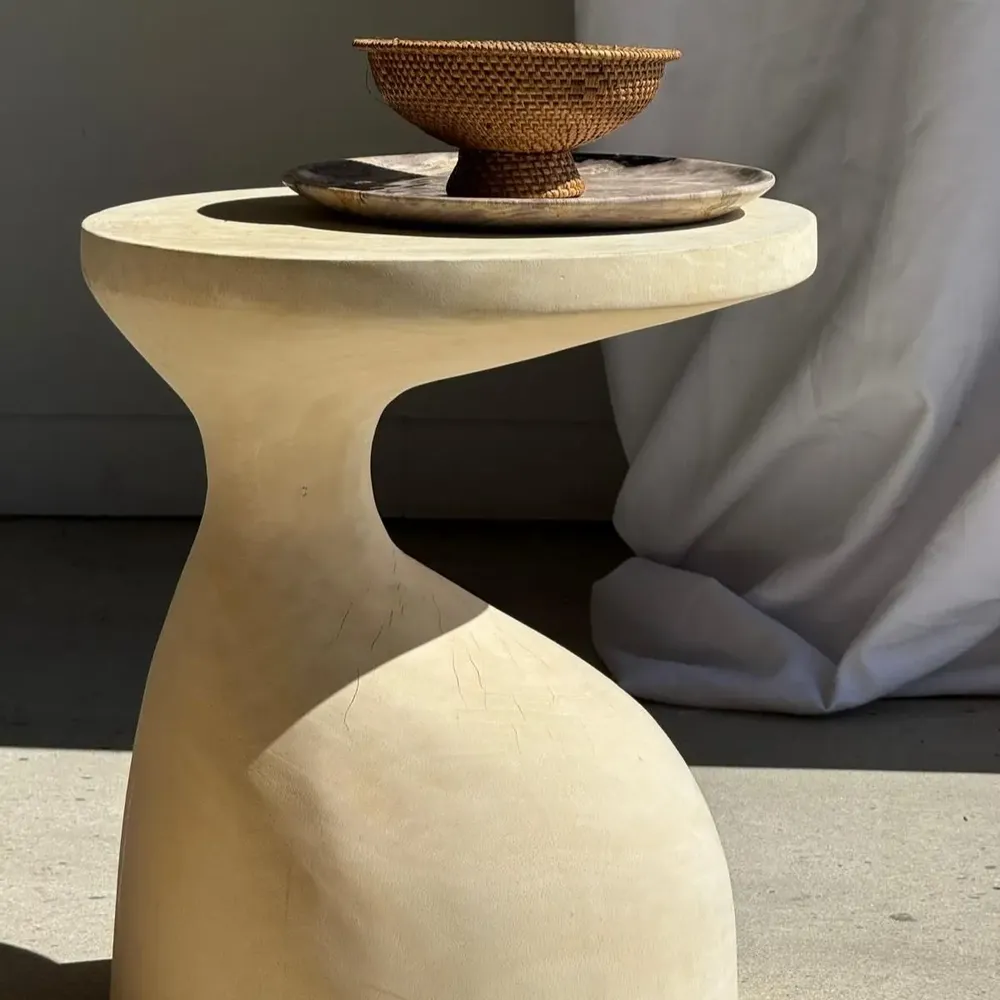 Pièces uniques - Vide poche ou plat en bois pétrifié gris cernes bord noir D29,5x25,5 - OFFICE OBJETS