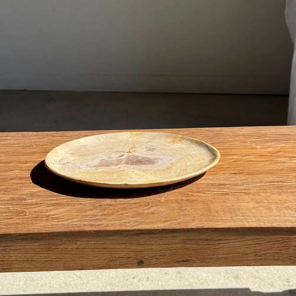 Unique pieces - Empty pouch or dish in beige petrified wood with brown stain in the ce - OFFICE OBJETS